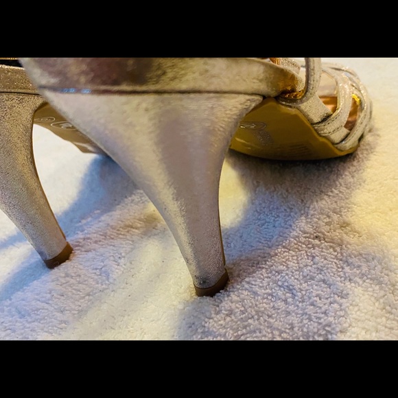 Gently Used Heels By MOOTSIES TOOTSIES - Box 66 - Picture 7 of 7